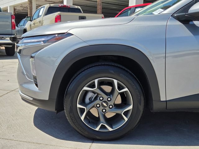 Certified 2025 Chevrolet Trax LT w/ Driver Confidence Package FWD image 9