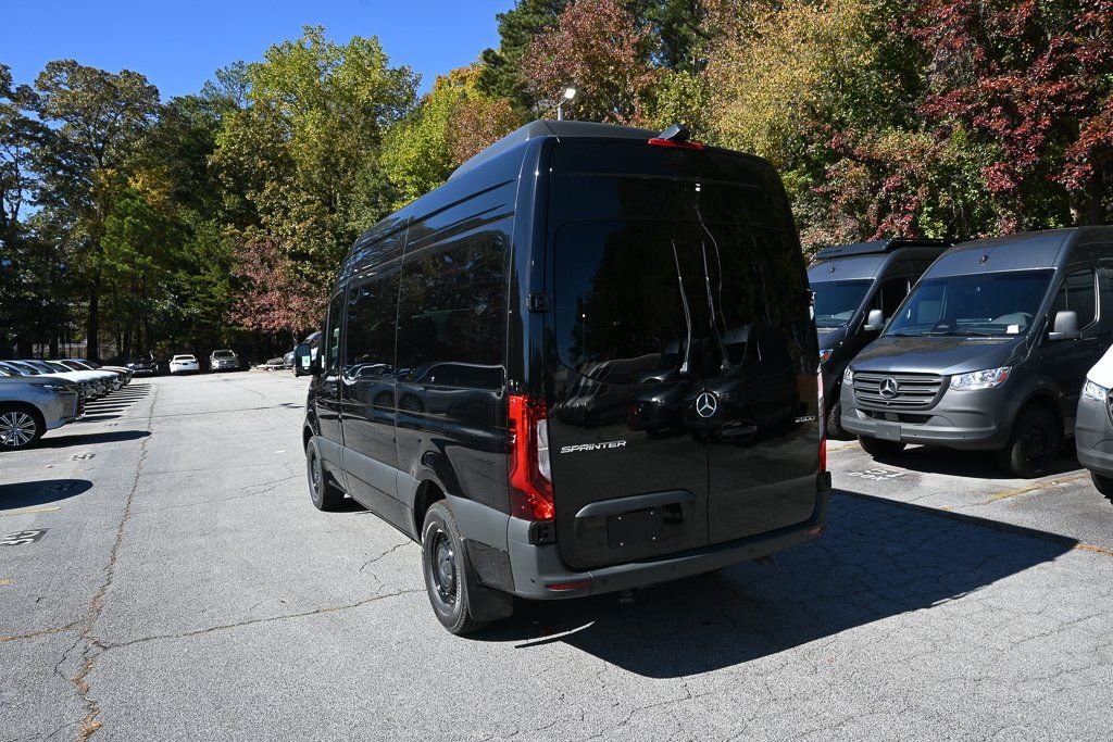 Used 2025 Mercedes-Benz Sprinter 2500 image 3