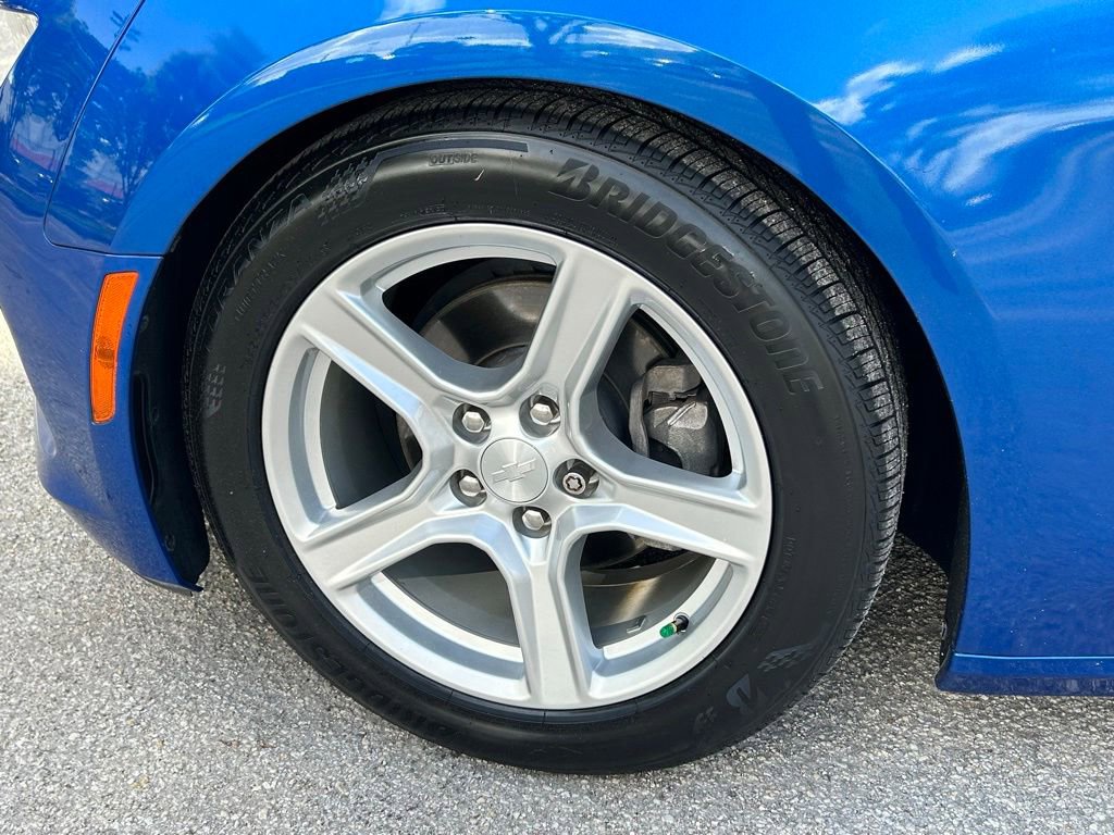 Used 2017 Chevrolet Camaro LT RWD image 30