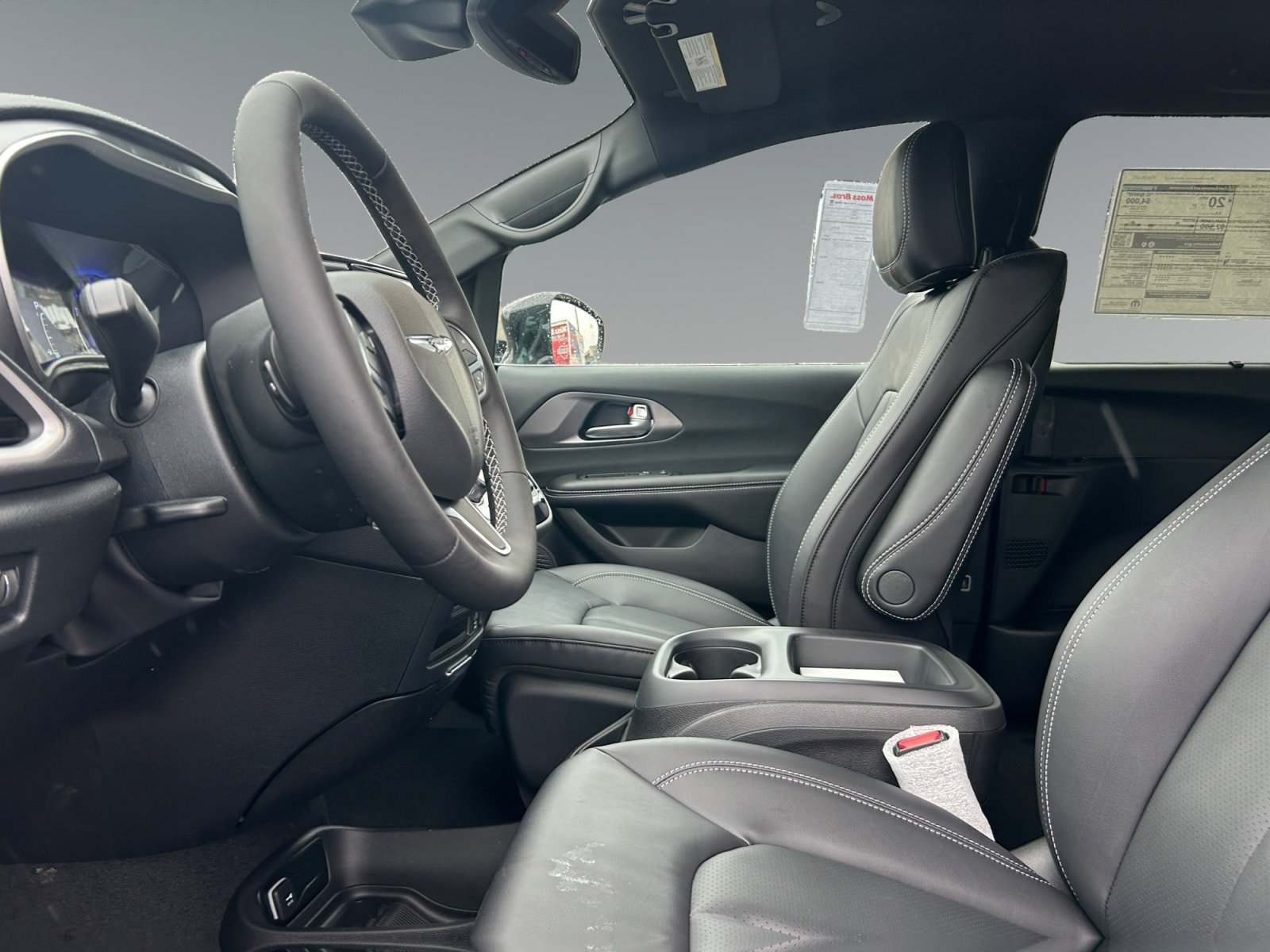New 2026 Chrysler Pacifica Select AWD/4WD image 9