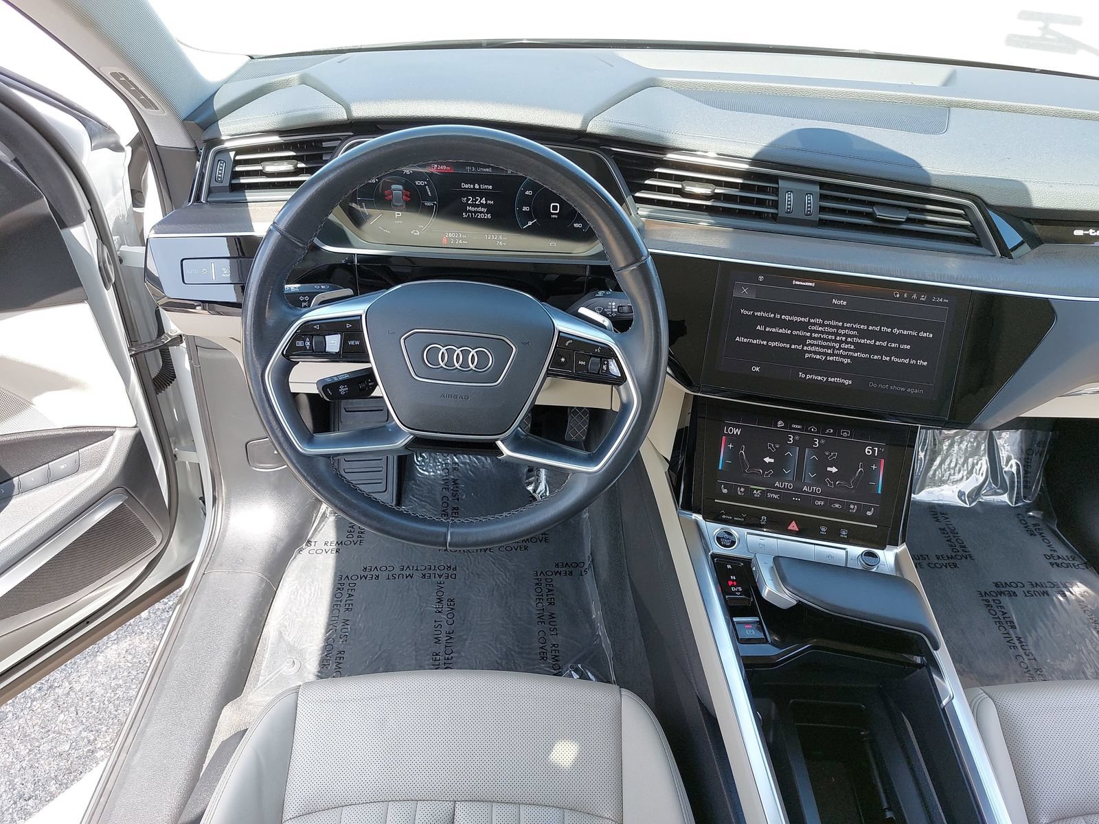 Used 2024 Audi Q8 e-tron Premium Plus w/ Premium Plus Package AWD/4WD image 16