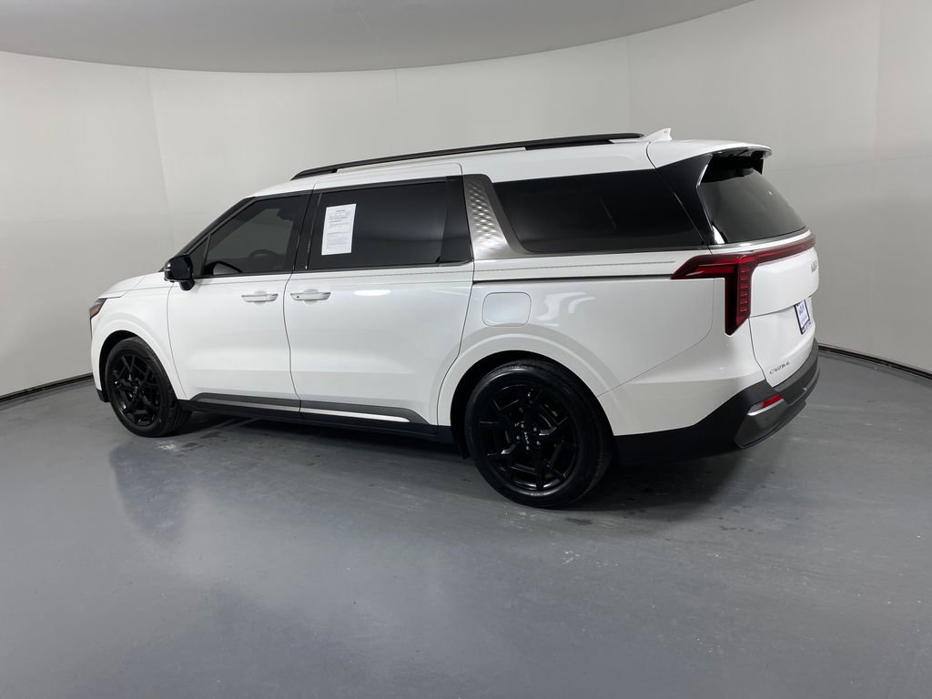 Used 2025 Kia Carnival SX Prestige image 4