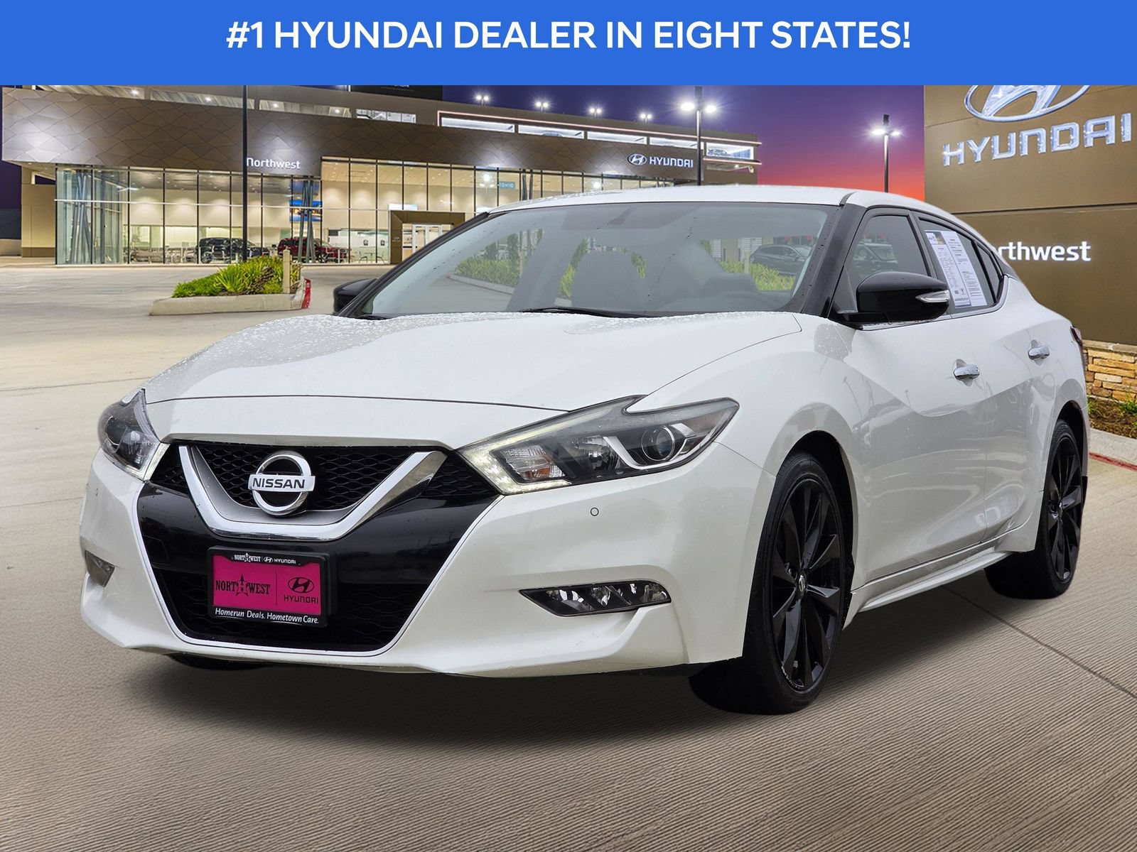 Used 2017 Nissan Maxima SR FWD image 2