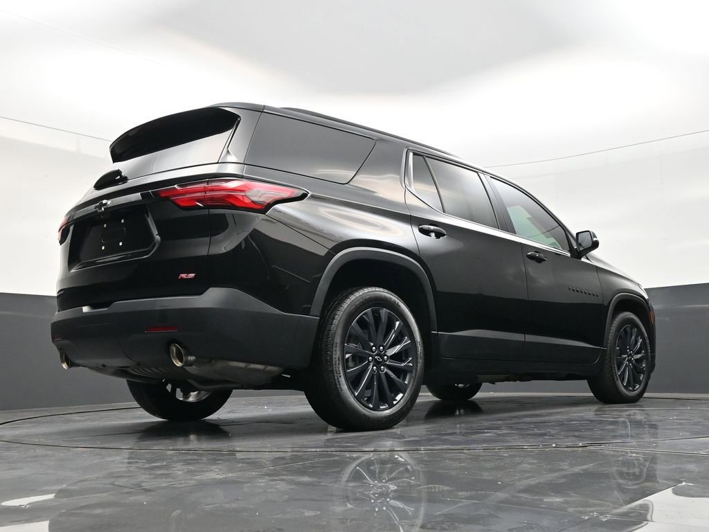 Used 2023 Chevrolet Traverse RS FWD image 25