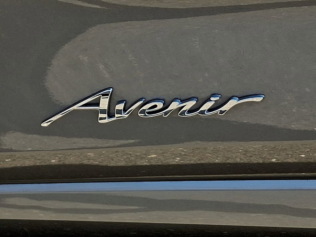 Used 2025 Buick Encore GX Avenir w/ Avenir Technology Package image 32