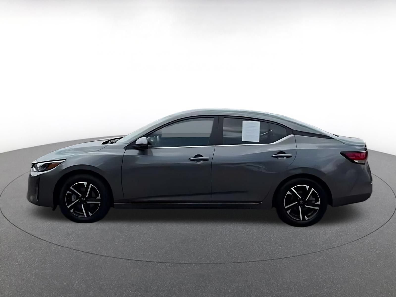 Used 2025 Nissan Sentra SV FWD image 7