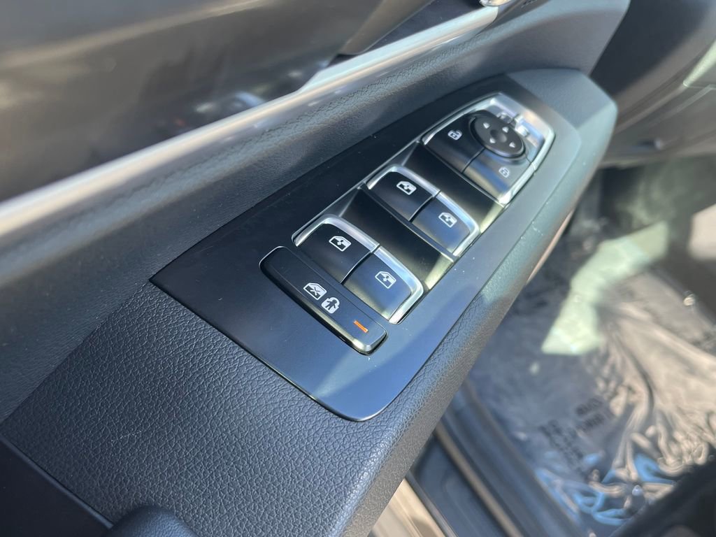 Used 2025 Kia Telluride S FWD image 22