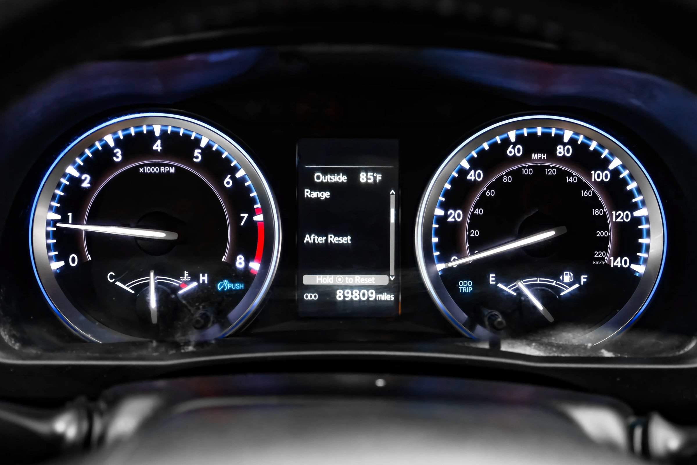 Used 2019 Toyota Highlander XLE FWD image 19