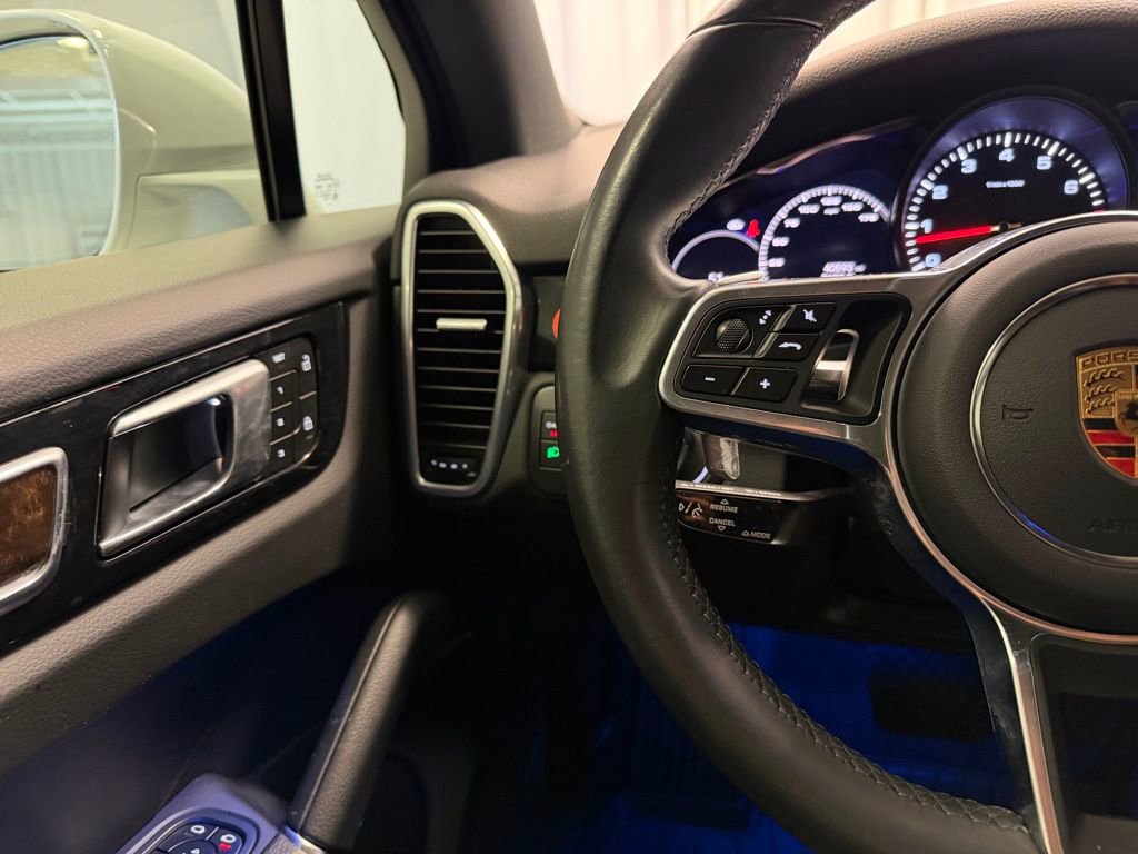 Certified 2023 Porsche Cayenne Platinum Edition image 14