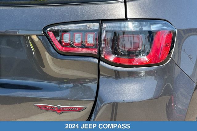 Used 2024 Jeep Compass Trailhawk AWD/4WD image 29