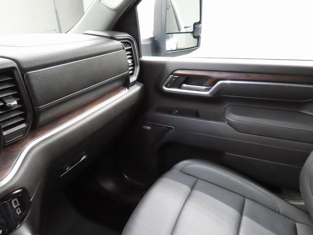 Used 2025 GMC Sierra 2500 SLT w/ SLT Convenience Package image 19