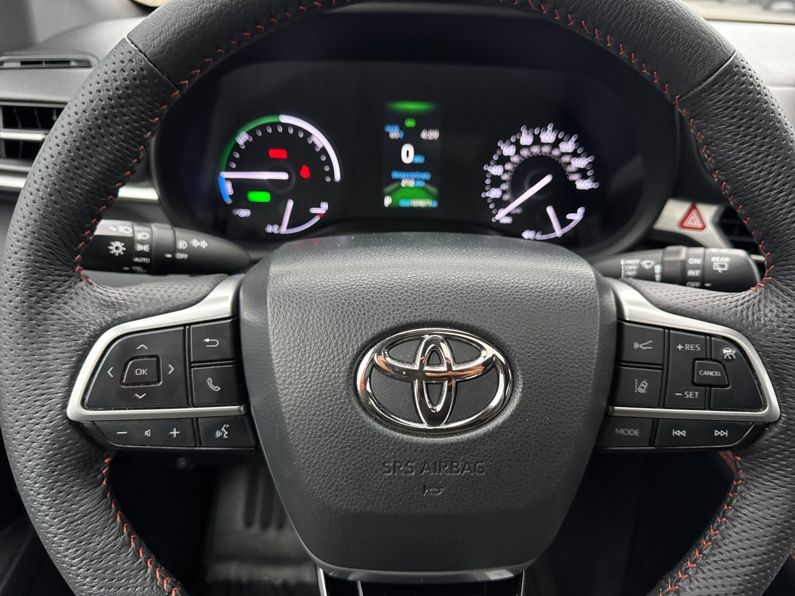 Used 2023 Toyota Sienna XSE image 24