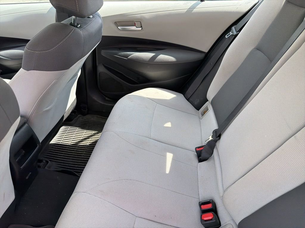 Used 2021 Toyota Corolla LE image 23
