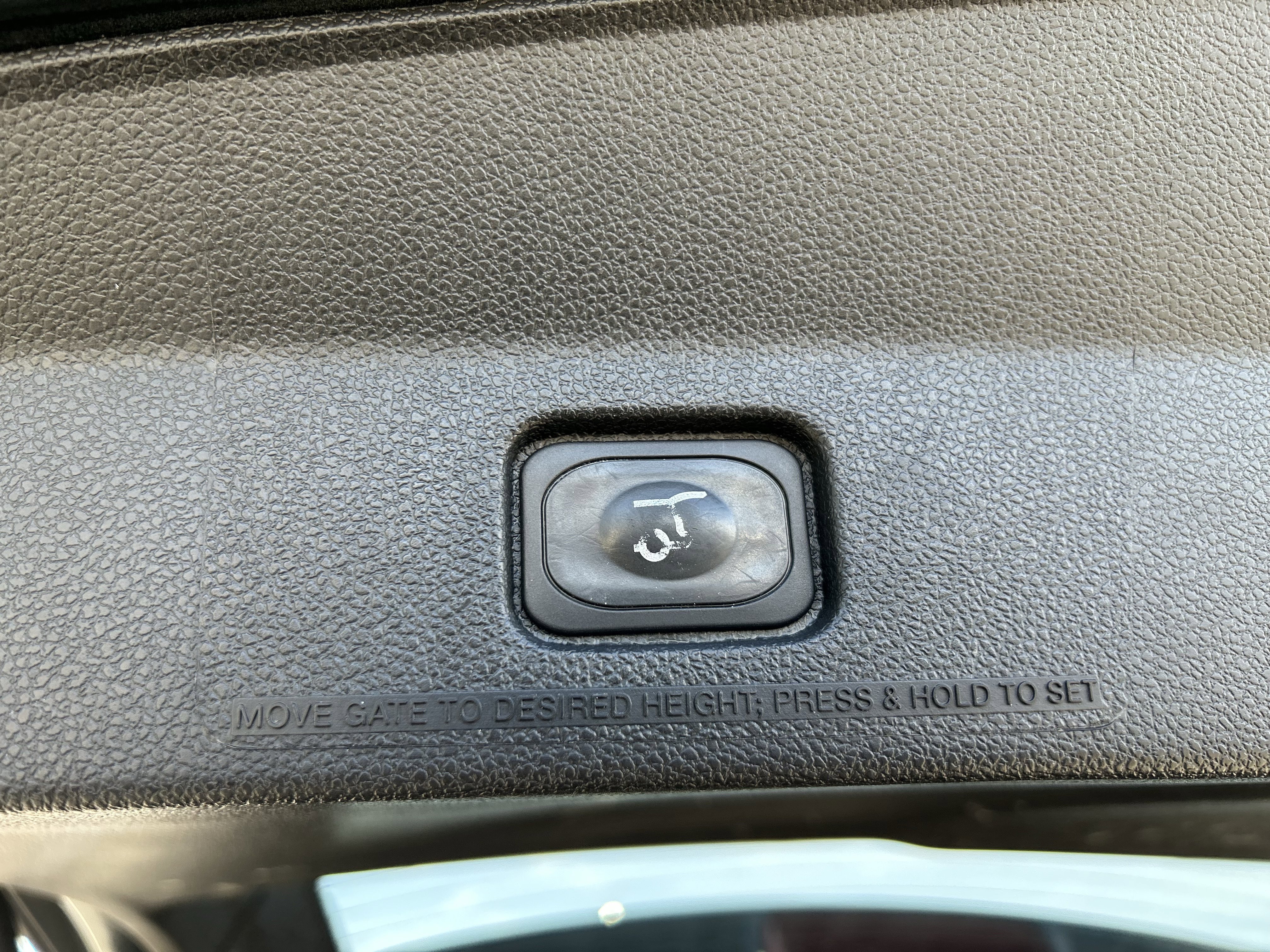 Used 2016 Ford Explorer Platinum image 29