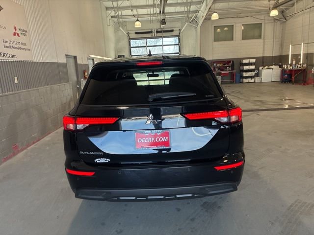 Used 2024 Mitsubishi Outlander ES image 4