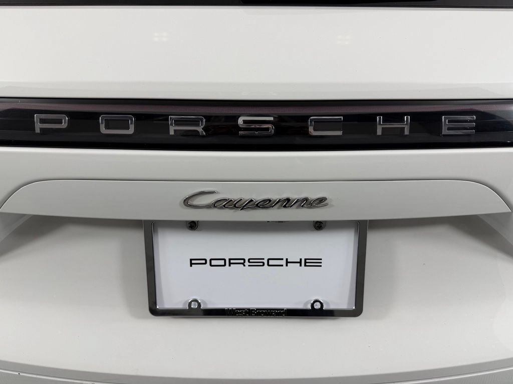 Certified 2023 Porsche Cayenne AWD/4WD image 14