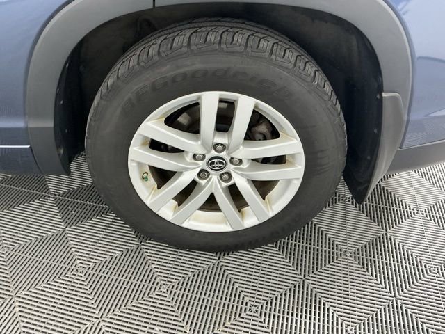 Used 2016 Toyota Highlander LE AWD/4WD image 18