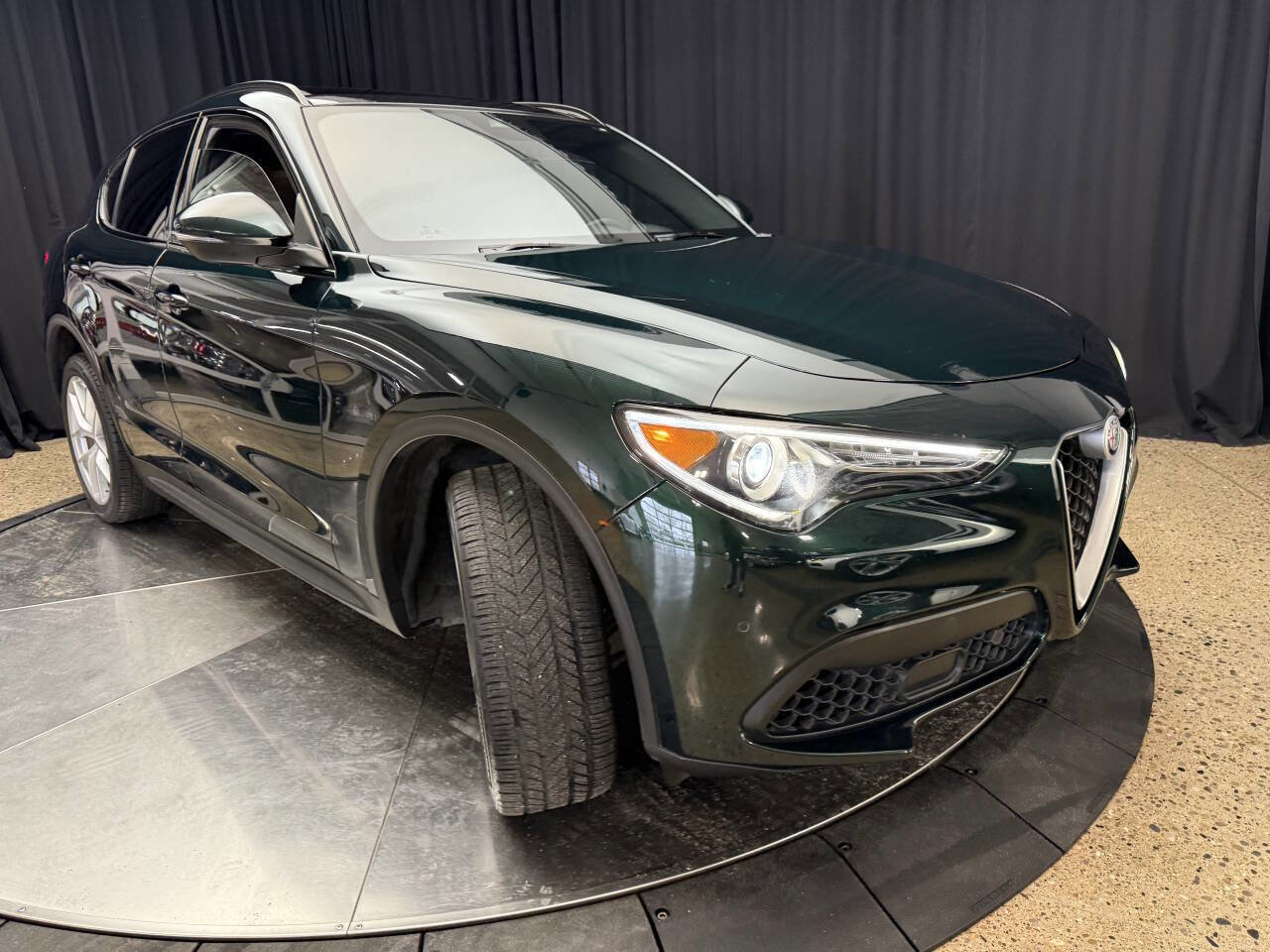 Used 2018 Alfa Romeo Stelvio Ti Sport image 12