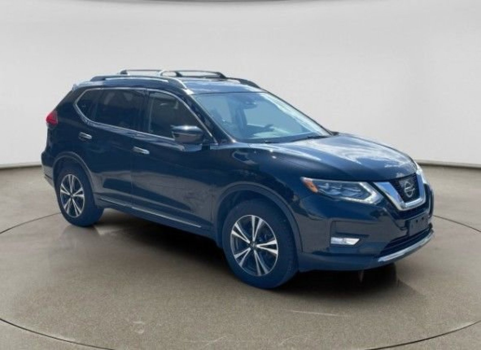 Used 2017 Nissan Rogue SL w/ SL Premium Package AWD/4WD image 6