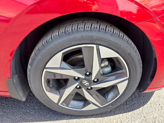 Used 2023 Hyundai Elantra Limited FWD image 7