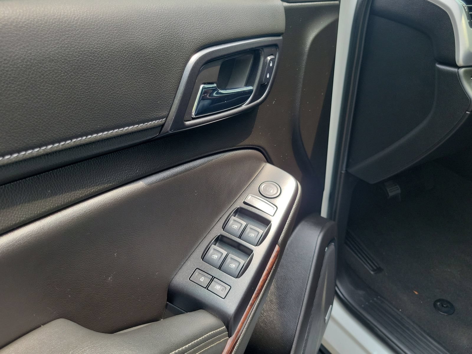Used 2020 GMC Yukon SLE w/ Convenience Package AWD/4WD image 8