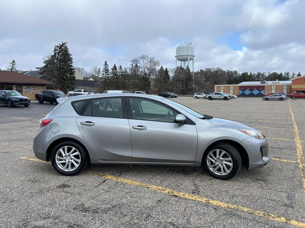 Used 2012 MAZDA MAZDA3 i Touring image 9