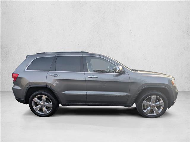 Used 2011 Jeep Grand Cherokee Overland Summit image 4