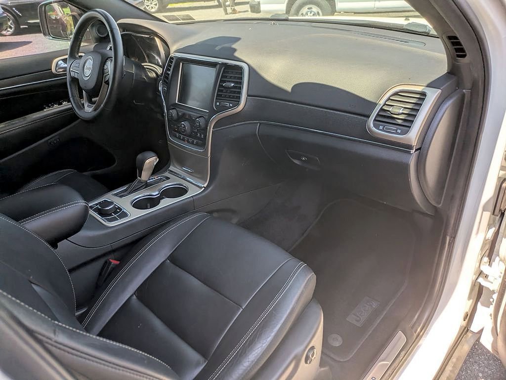 Used 2017 Jeep Grand Cherokee Limited AWD/4WD image 26