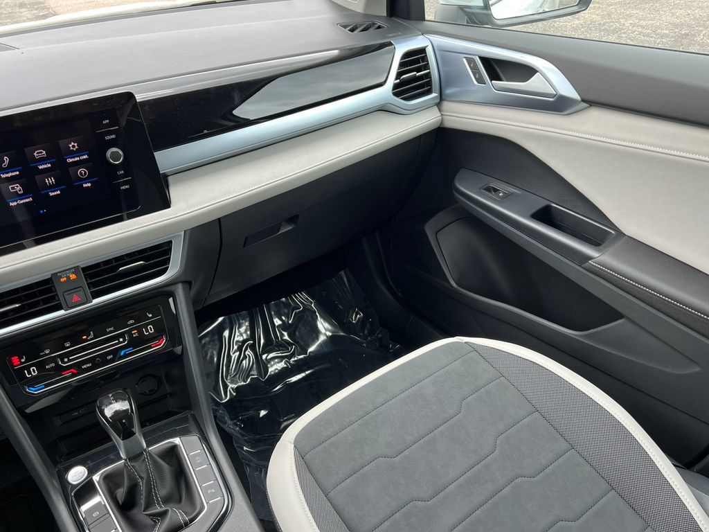 New 2026 Volkswagen Taos SE AWD/4WD image 33