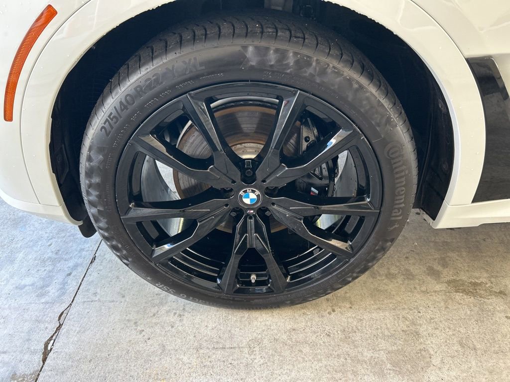 Used 2024 BMW X7 xDrive40i w/ M Sport Package image 15