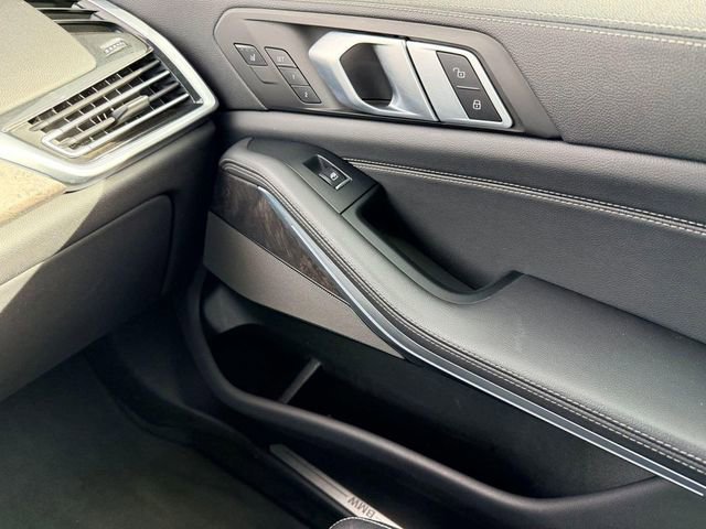 Used 2021 BMW X5 xDrive40i w/ Premium Package image 24