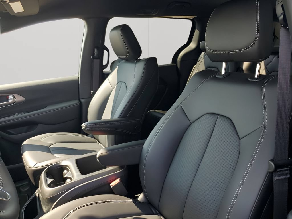 New 2026 Chrysler Voyager LX FWD image 29