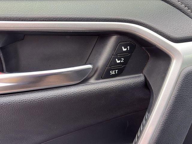Used 2019 Toyota RAV4 Limited w/ Cold Weather Package image 9