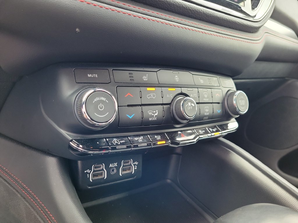 Used 2025 Dodge Durango GT AWD/4WD image 37