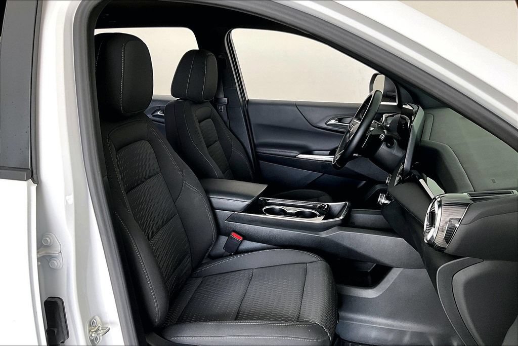 Used 2025 Chevrolet Equinox LT AWD/4WD image 9