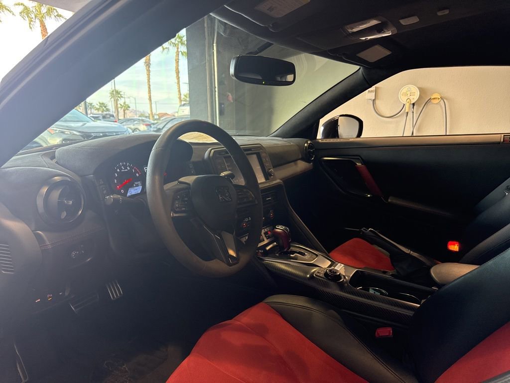 Used 2018 Nissan GT-R NISMO image 18