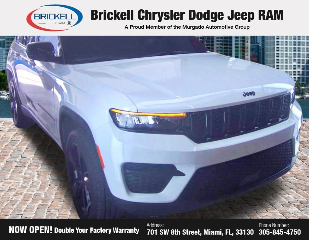 Used 2023 Jeep Grand Cherokee Altitude RWD image 17