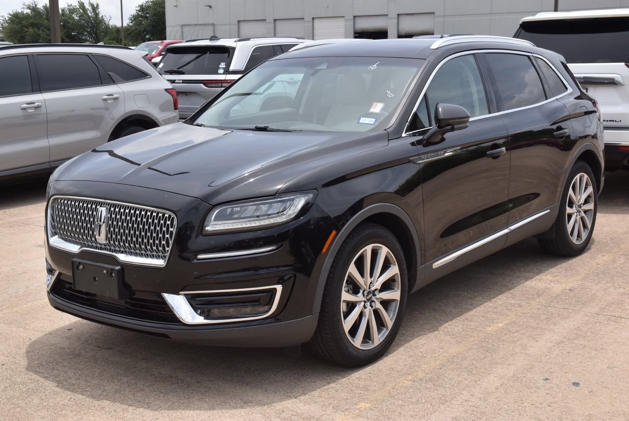 Used 2019 Lincoln Nautilus Select FWD image 2