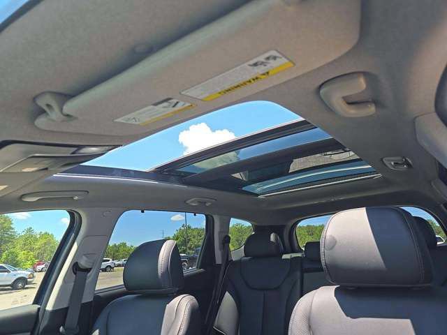 Used 2023 Hyundai Santa Fe Limited AWD/4WD image 4