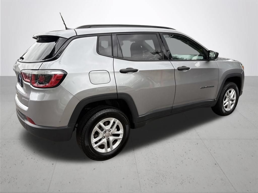 Used 2017 Jeep Compass Sport w/ Tech Group AWD/4WD image 5