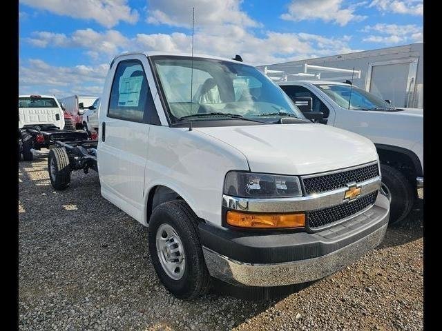 New 2024 Chevrolet Express 3500 w/ Power Convenience Package image 31