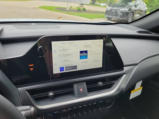 New 2026 Lexus UX 300h AWD image 27