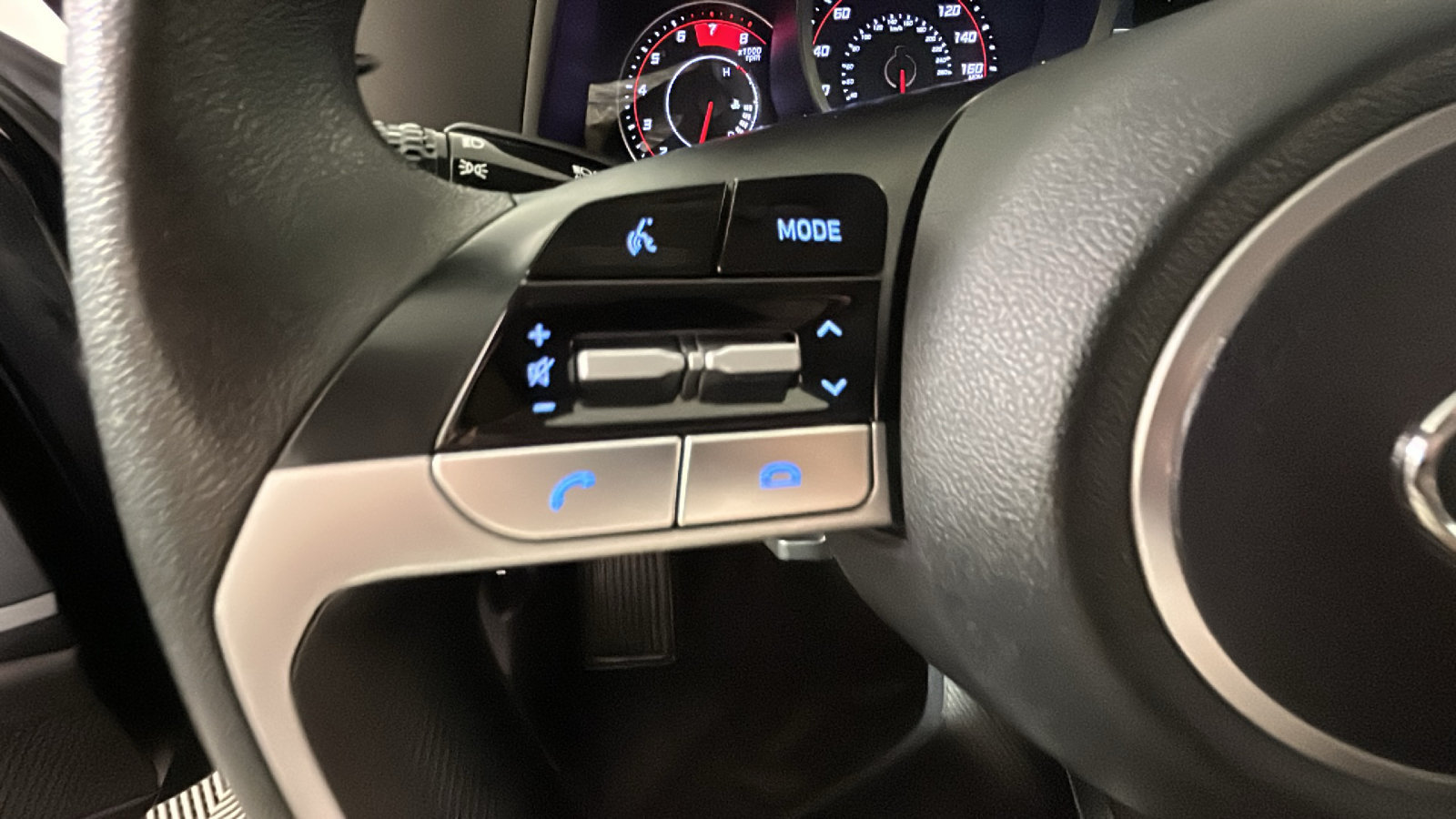 Used 2022 Hyundai Elantra SEL FWD image 19