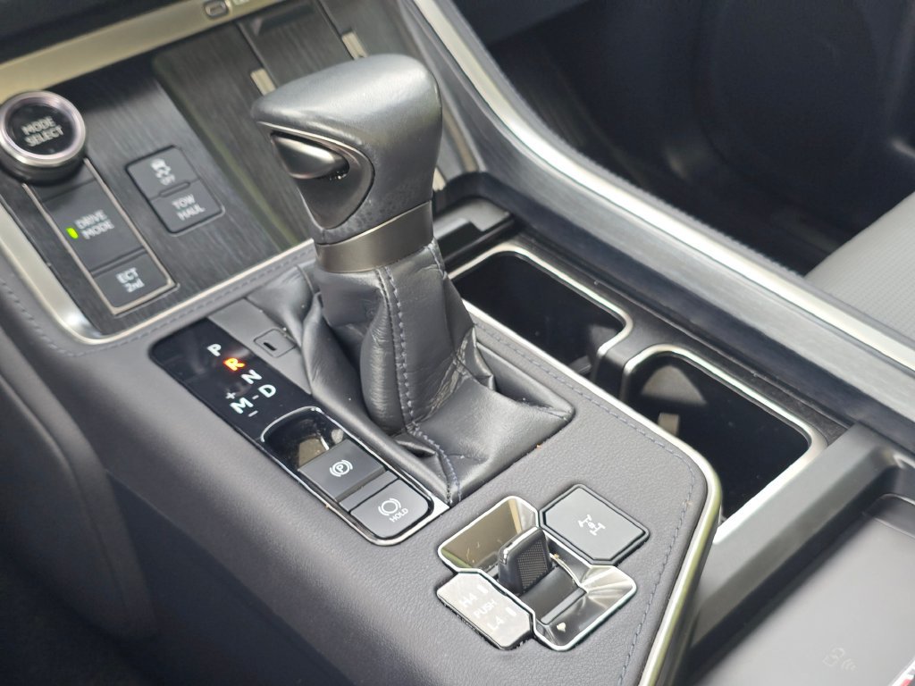 Used 2024 Lexus GX 550 AWD/4WD image 25