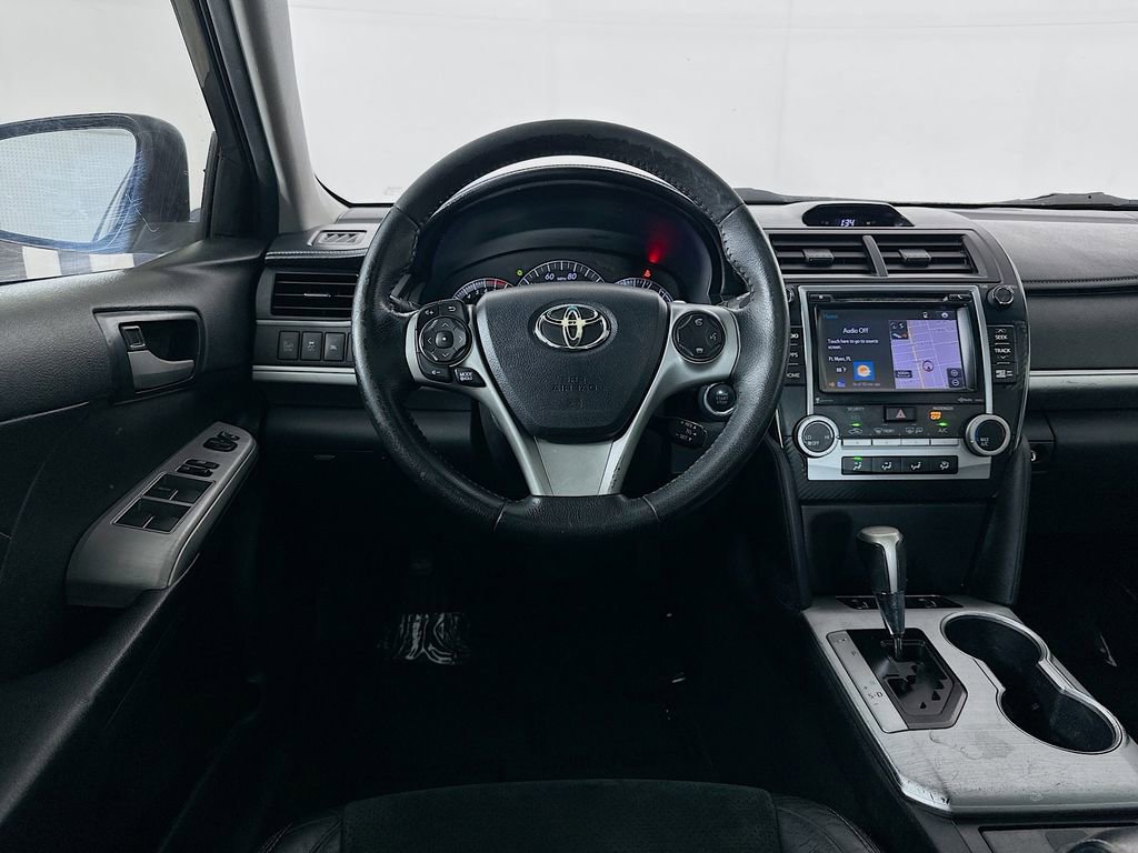 Used 2014 Toyota Camry SE w/ Leather Package FWD image 28