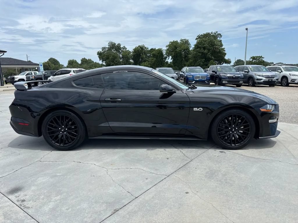 Used 2019 Ford Mustang GT Premium w/ GT Performance Package RWD image 3
