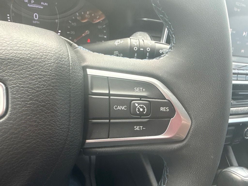 Used 2022 Jeep Compass Latitude FWD image 21