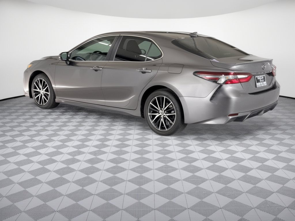 Used 2024 Toyota Camry SE w/ Convenience Package FWD image 3