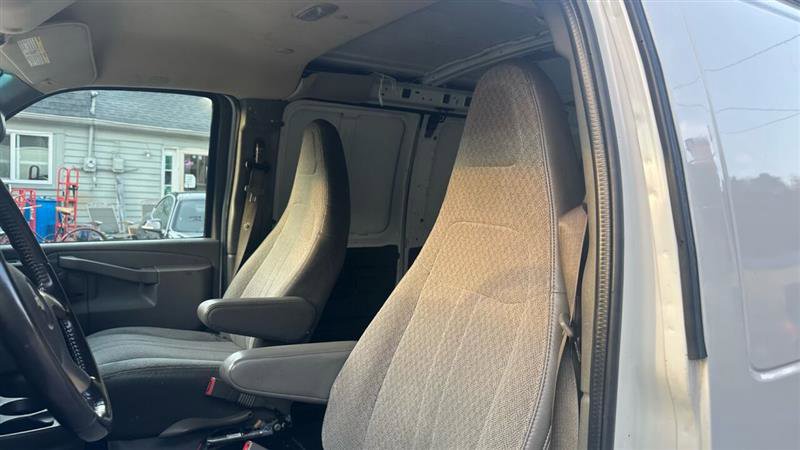 Used 2017 Chevrolet Express 2500 image 12