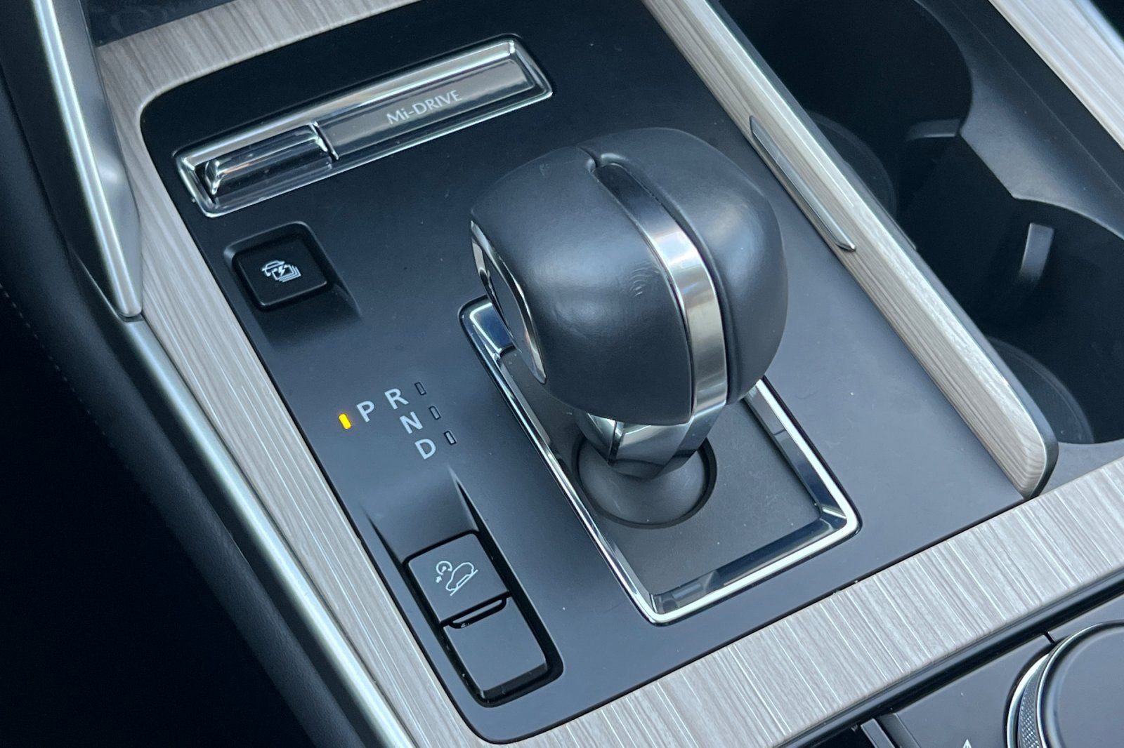 Certified 2024 MAZDA CX-90 Plug-In Hybrid w/ Preferred image 22